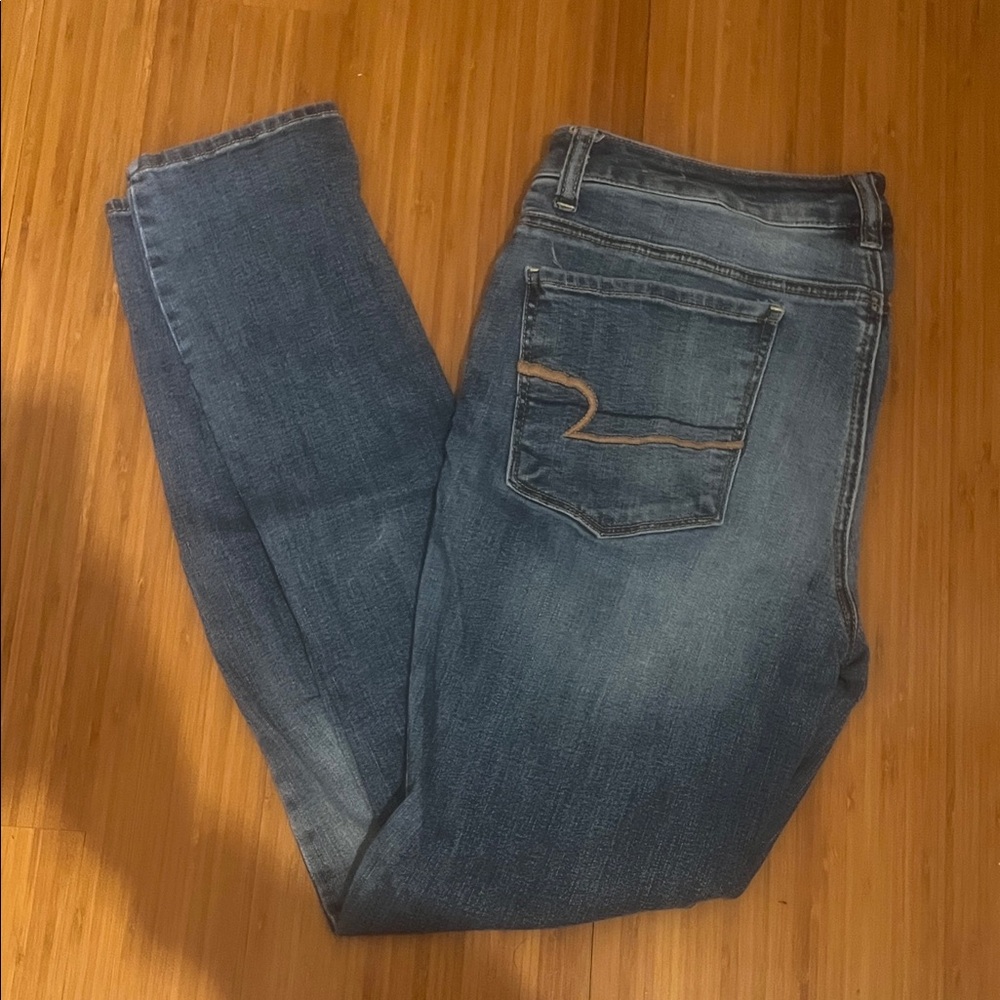 American Eagle women’s hi-rise jegging